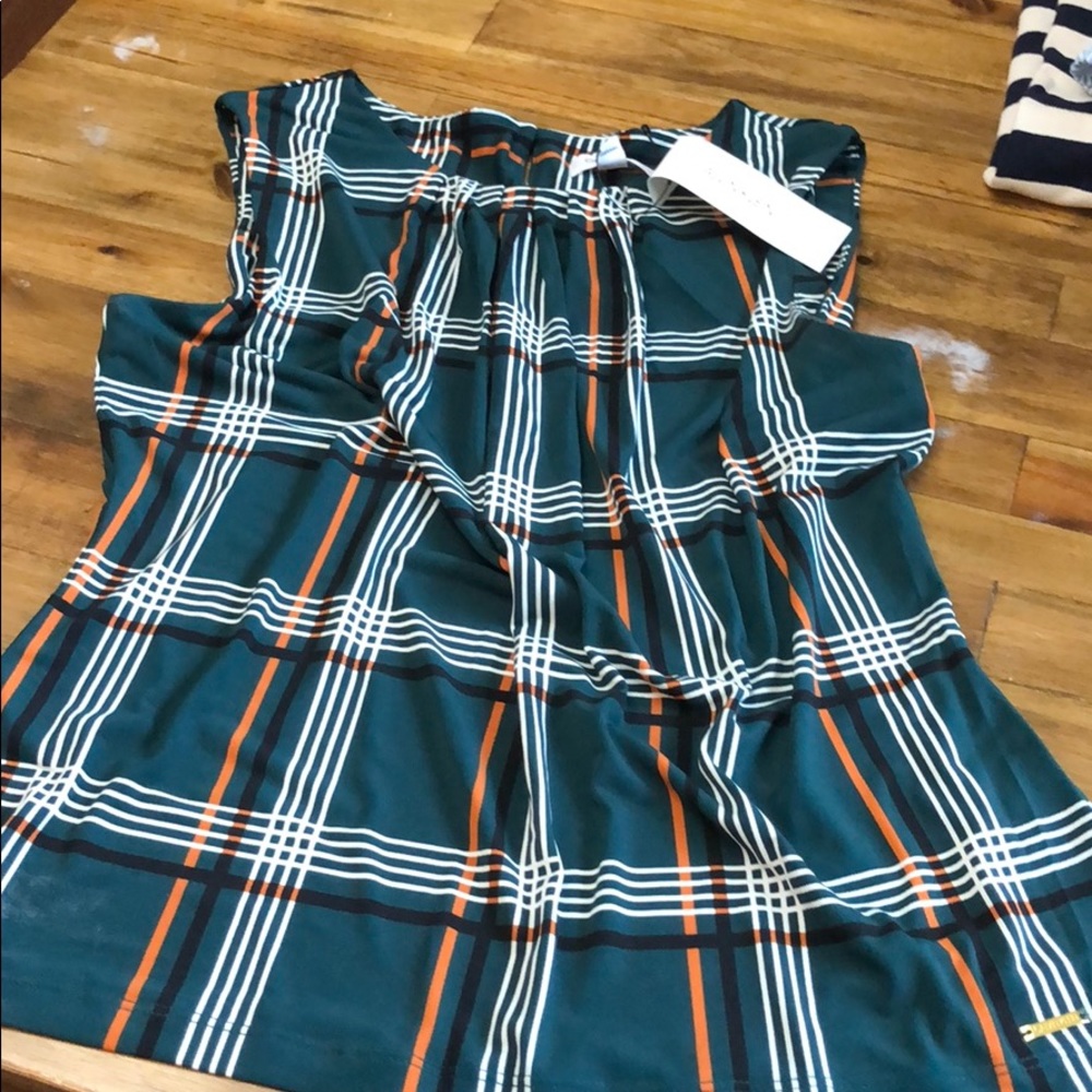 Sleeveless top